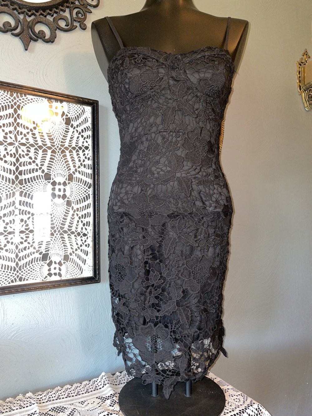 Source Unknown Black Lace Midi Dress